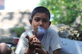 मझौलिया में नाबालिग बच्चों का नशा करते वीडियो वायरल, हड़कंप....