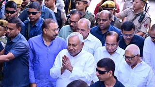 जदयू कार्यालय पहुंचे नीतीश कुमार, संगठन और रणनीति पर की चर्चा...