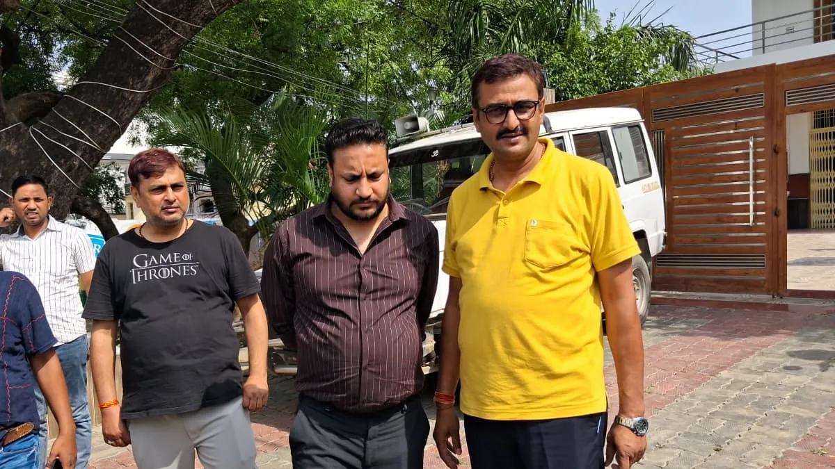 सासाराम में निगरानी की बड़ी कार्रवाई: 3 लाख रिश्वत लेते सदर CO और निजी कर्मी गिरफ्तार