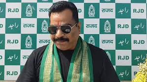 "हर गमछा देख एनकाउंटर" बयान पर RJD का पलटवार, प्रवक्ता मंटू सिंह यादव ने सम्राट चौधरी पर साधा निशाना