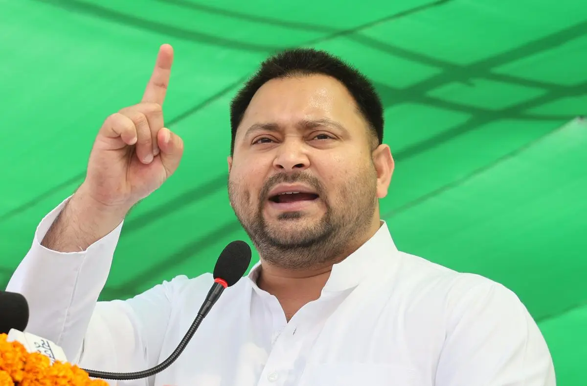 पटना में BPSC TRE-4 अभ्यर्थियों का आंदोलन रोका, तेजस्वी यादव ने NDA सरकार पर साधा निशाना...