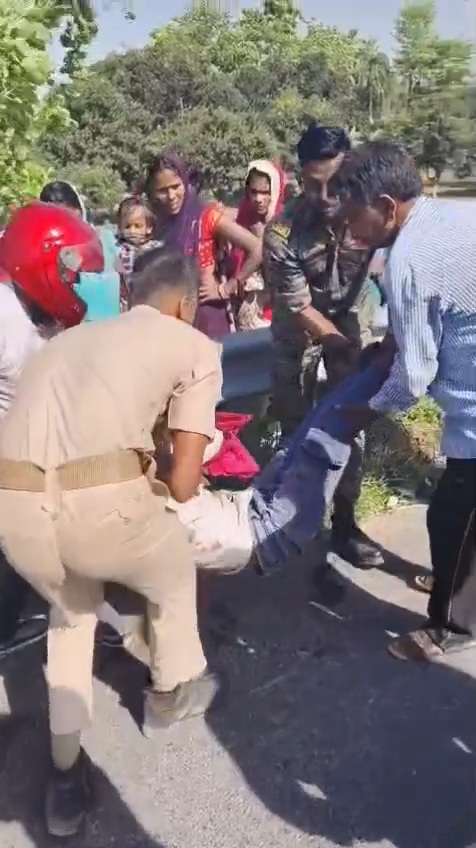 सीतामढ़ी पुलिस की मानवता: सड़क दुर्घटना में घायलों को बचाया...